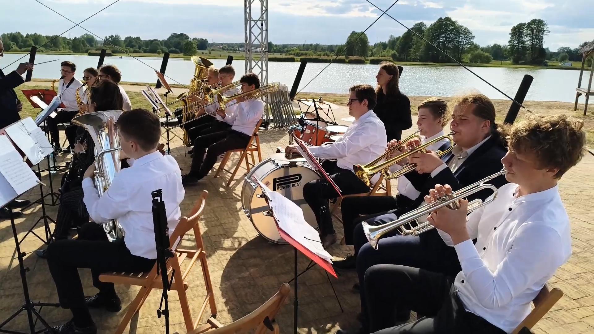 Koncert Orkiestry Kałuszyn nad Zalewem Karczunek